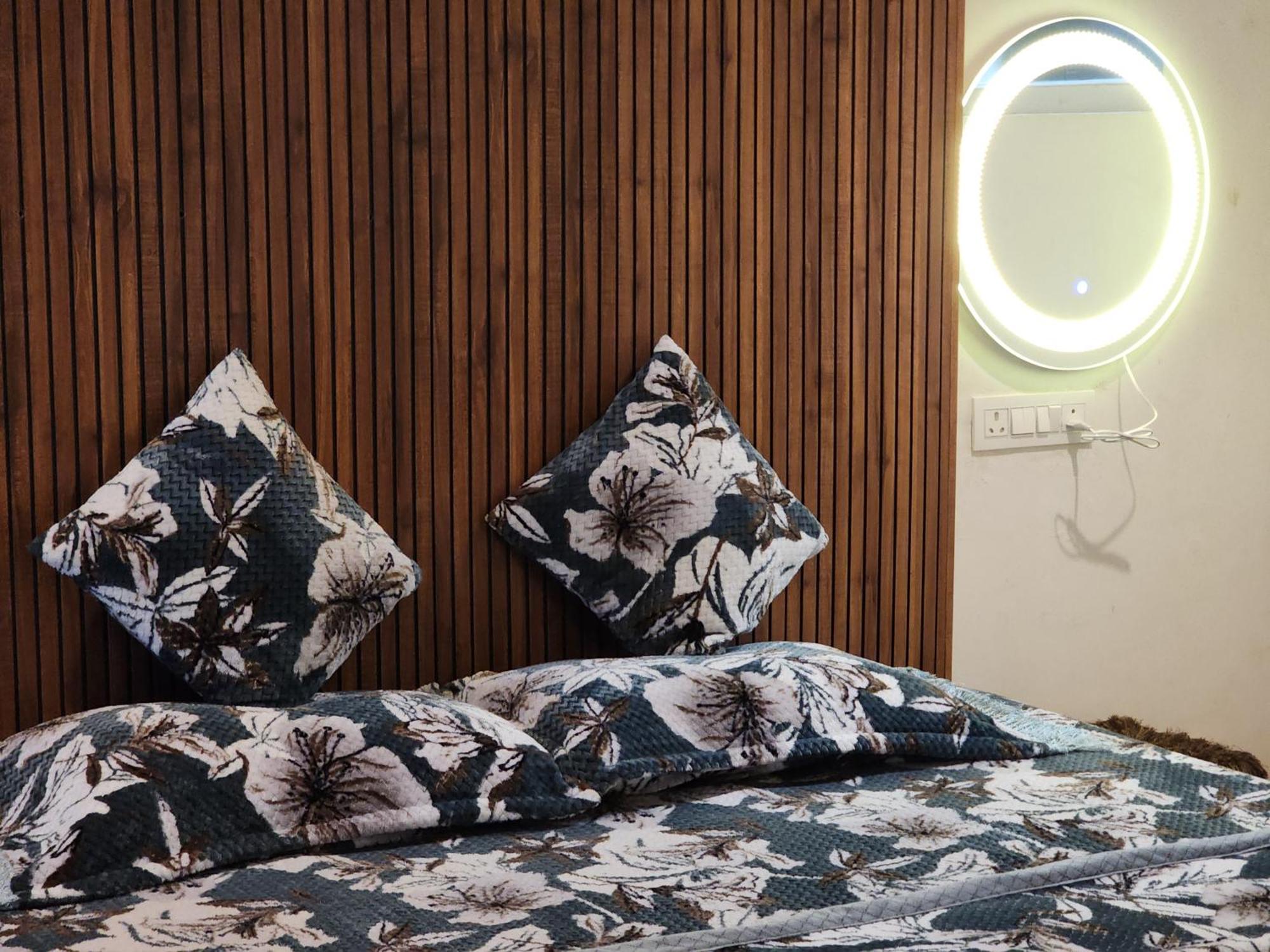 Serenity Inn Home Stay Srīnagar Kültér fotó